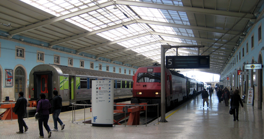 Bahnhof Apolónia Lissabon