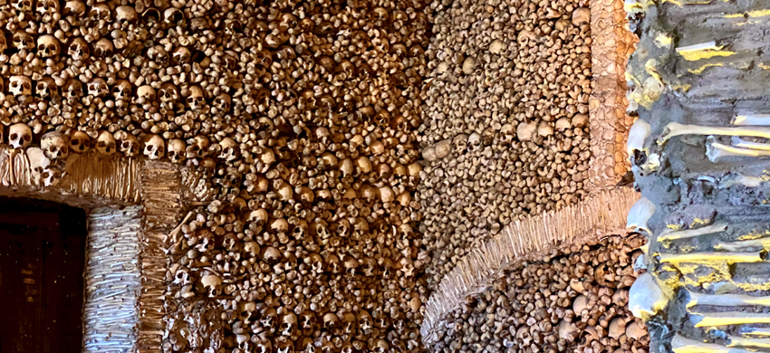 Sehenswürdigkeit Capela dos Ossos